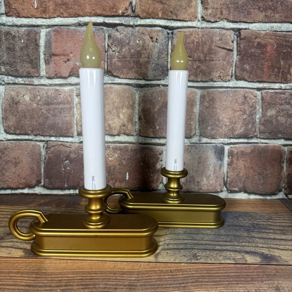 Lot Of 2 Carlon Dusk to Dawn Flickering Flame Window Candles Light Sensor Gold